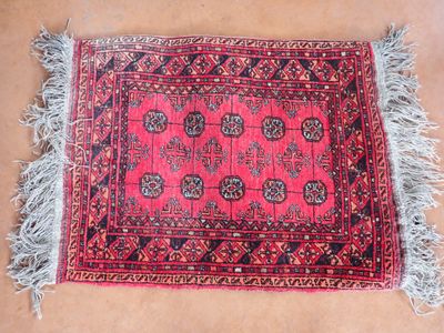 Tapis en laine, noué main, motifs géométrique couleur domina…