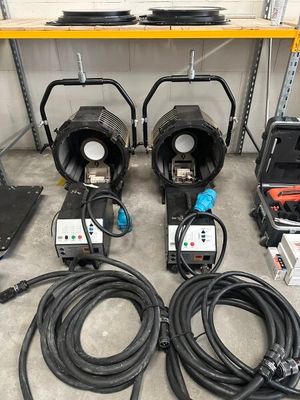 many different types of lighting equipment on the floor
