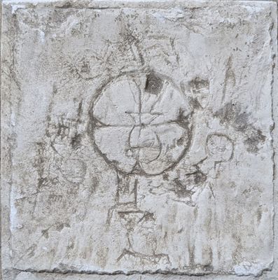 un dessin représentant un homme et une femme sur un bloc de pierre