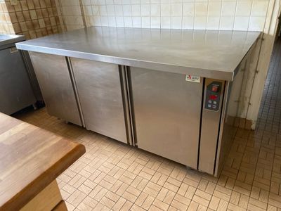 Tour réfrigéré inox PAVAILLER Vente à l'Hôtel des ventes - 2…