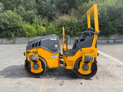 un « Roller » jaune garé sur un parking