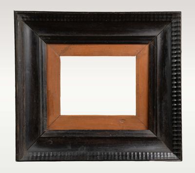un cadre noir avec une bordure marron et un fond blanc