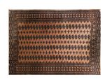 un tapis marron et noir sur fond blanc