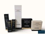 Plusieurs types de produits Chanel sont présentés sur un fond blanc.