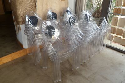 28 fauteuils Stack modèle Louis T28 fauteuils Stack modèle Louis T - Photo 1