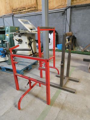 an image of a machine shop with a lot of machines