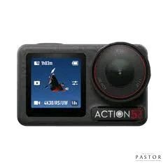 La caméra d'action dx est présentée sur un fond blanc