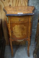 commode de style français - avec 1 porte et 1 tiroir - H : 8…