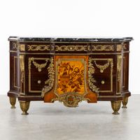Commode à marqueterie et ferrures en bronze, plateau en marb… (photo 3)