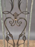 Sellette en métal patiné à décor de volutes et feuillages, l… (photo 5)