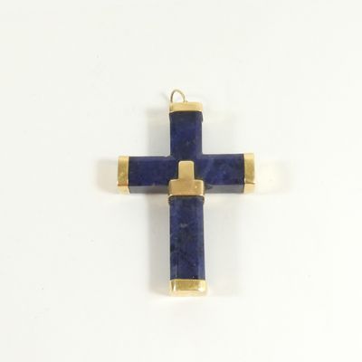 une image représentant une croix en lapis-lazuli