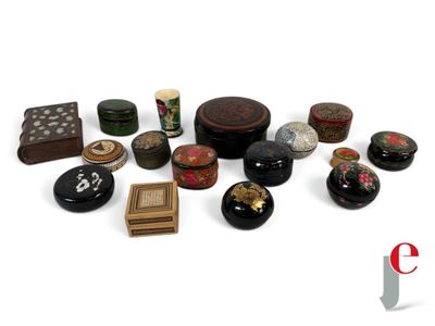 many different types of decorative boxes and boxes on the table