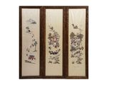 trois peintures asiatiques encadrées représentant des personnages et des arbres sur fond blanc