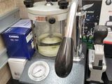 a machine that is sitting on a counter in a room