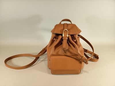 FURLA Mini sac à dos, en simili cuir beige, fermoir aimanté …