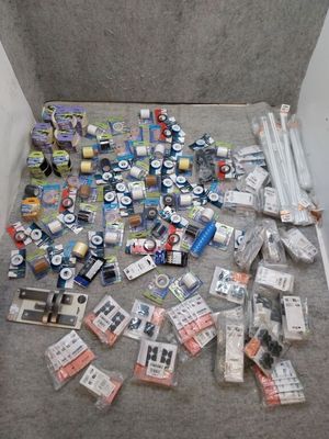 Lot d'accessoires, bazar de maison et décoration : tringle à…