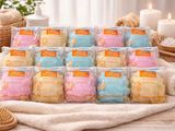 plein de biscuits posés sur une serviette