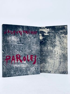 une image d'un livre ouvert sur une page où l'on voit un mur