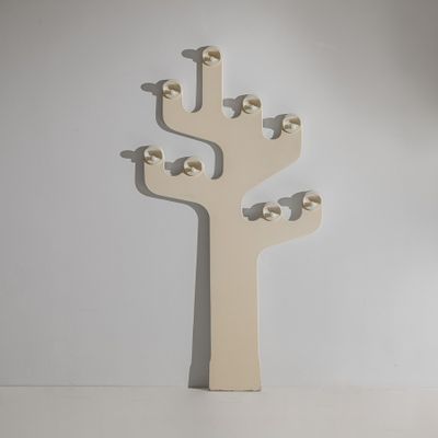 un arbre blanc construit en Lego posé sur une table