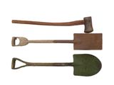Trois types différents d'outils de jardinage sont représentés sur un fond blanc