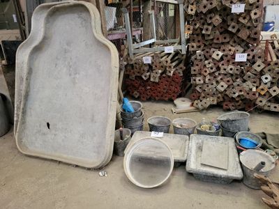 a lot of items that are sitting on the floor