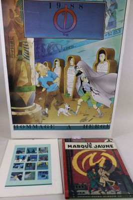 Trois livres pour enfants sont posés sur une table avec un fond blanc