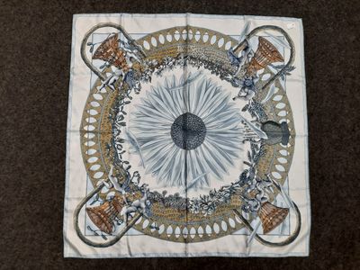 une photo d'un morceau de tissu orné d'un motif