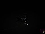 l'image d'un diamant noir dans l'obscurité
