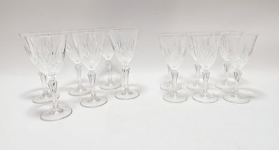 SAINT LOUIS, dans le goût Partie de service de verres sur pi…