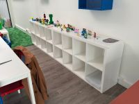 TROIS BILBIOTHÈQUES huit cases IKEA.