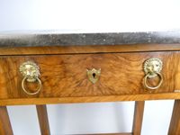 Jolie petite table console en noyer noir veiné, dessus marbr… (photo 2)
