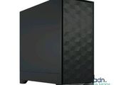 une tour d'ordinateur de bureau noire sur fond blanc
