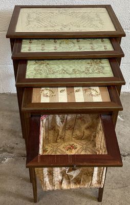 Ensemble de 4 tables gigognes de tailles dégressives , de st…
