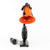 Lampe de table avec un abat-jour dans le style de Michael Po… (photo 3)