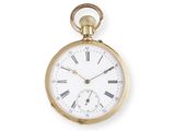 une montre de poche en or avec des chiffres romains sur le cadran