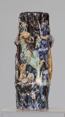 CHINE, Fours de Shiwan. Vase en grès flammé et émaux polychr…