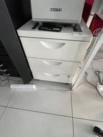 - 2 bureaux en métal laqué à 2 tiroirs (photo 5)