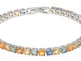un bracelet orné de pierres multicolores sur fond blanc