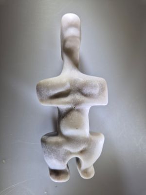 Figurine féminine stéatopyge néolithique no. 4. 4, 5e-4e mil…
