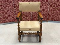 Chaise à bras en noyer tourné (photo 4)