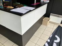 ENSEMBLE de mobilier d'agencement comprenant : (photo 2)