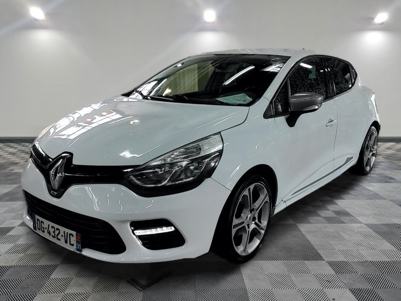 RENAULT - CLIO IV TCE 120 GT EDC - ES - Mise en service: 18/…