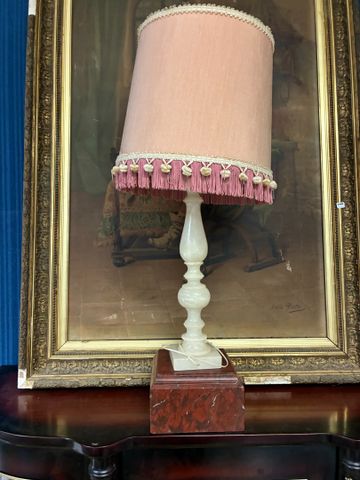 Lampe en albâtre et socle en marbre rouge point H 60 cm