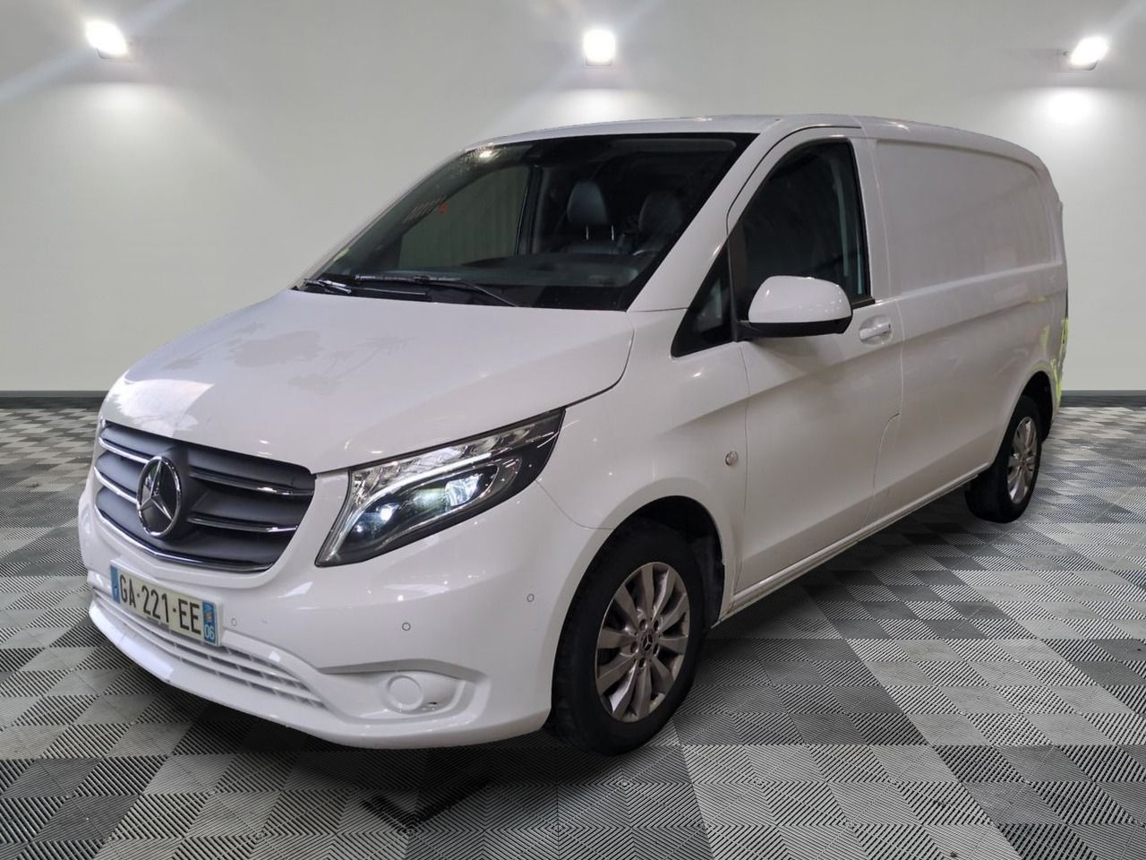 Mercedes-Benz Vito Fourgon 114 CDI Compact FWD Pro 2021 - Bon État