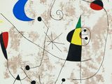 une image représentant un tableau accroché à un mur blanc, avec des formes noires, jaunes, rouges et bleues