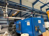 une machine qui se trouve à l'intérieur d'un bâtiment