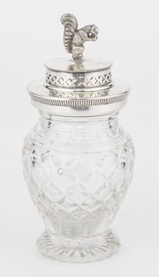 un bocal en verre ancien plaqué argent, surmonté d'un coq