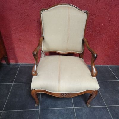 Fauteuil à la reine d'époque Louis XV