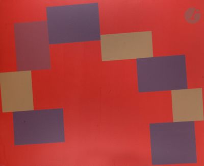 un sac rouge à carreaux posé sur une table