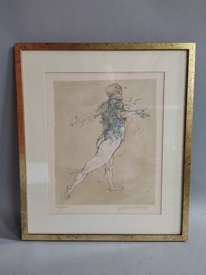 l'image d'un dessin représentant une femme en robe bleue